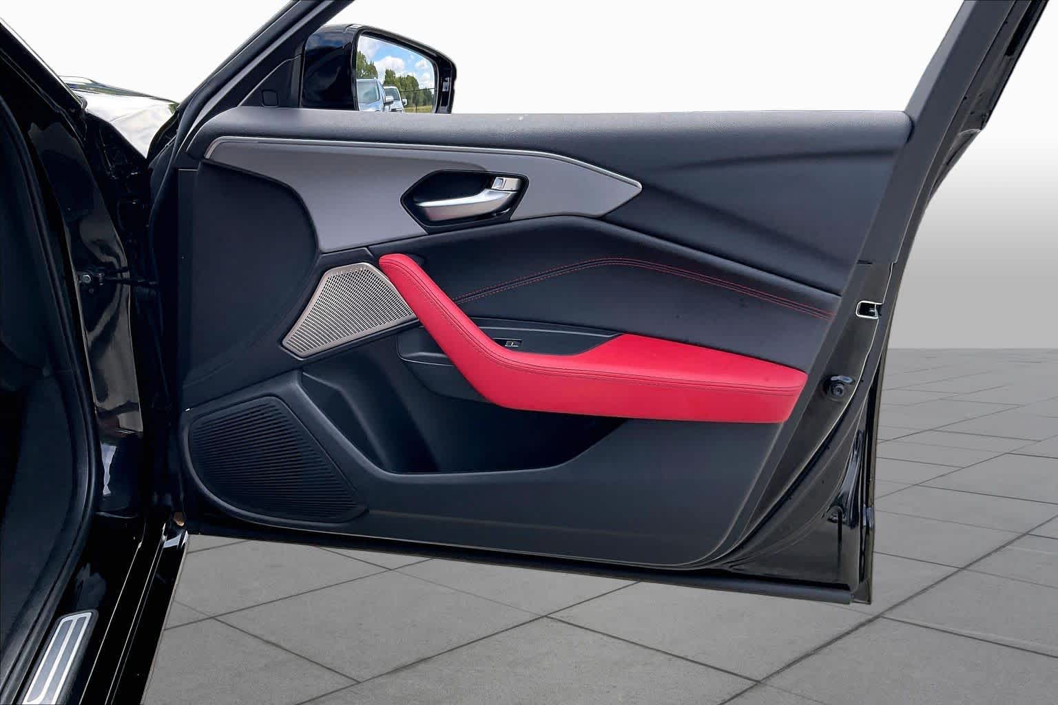 2025 Acura TLX photo 23 of 35