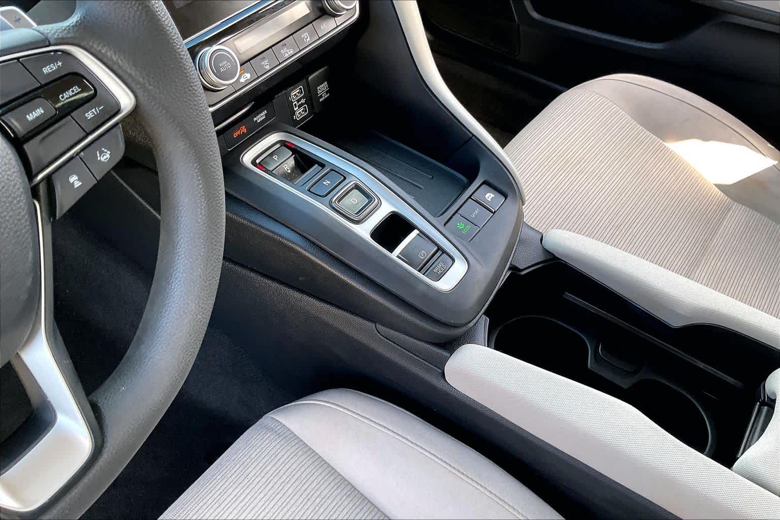 2020 Honda Insight photo 16 of 34