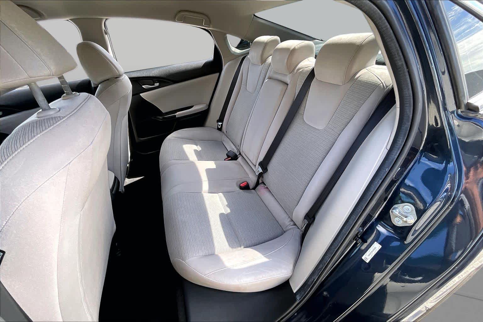 2020 Honda Insight photo 19 of 34