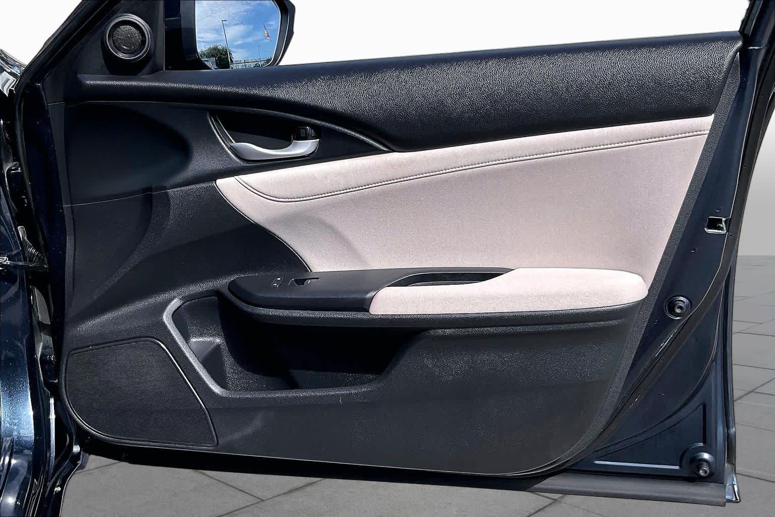 2020 Honda Insight photo 22 of 34