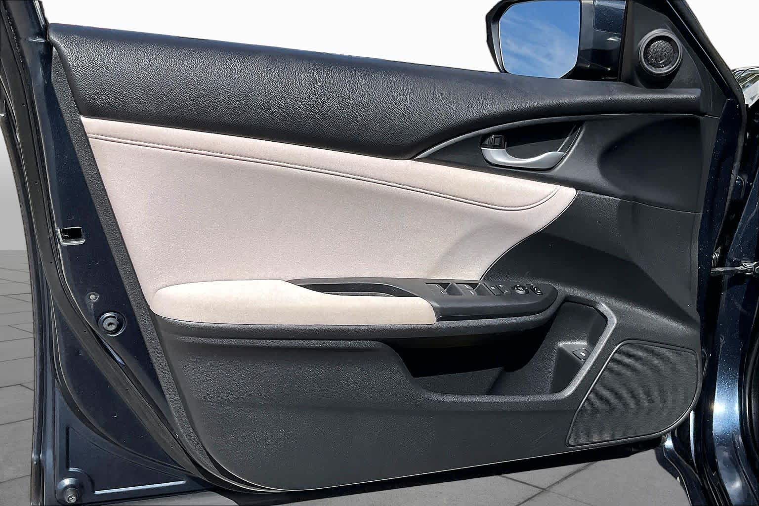 2020 Honda Insight photo 21 of 34