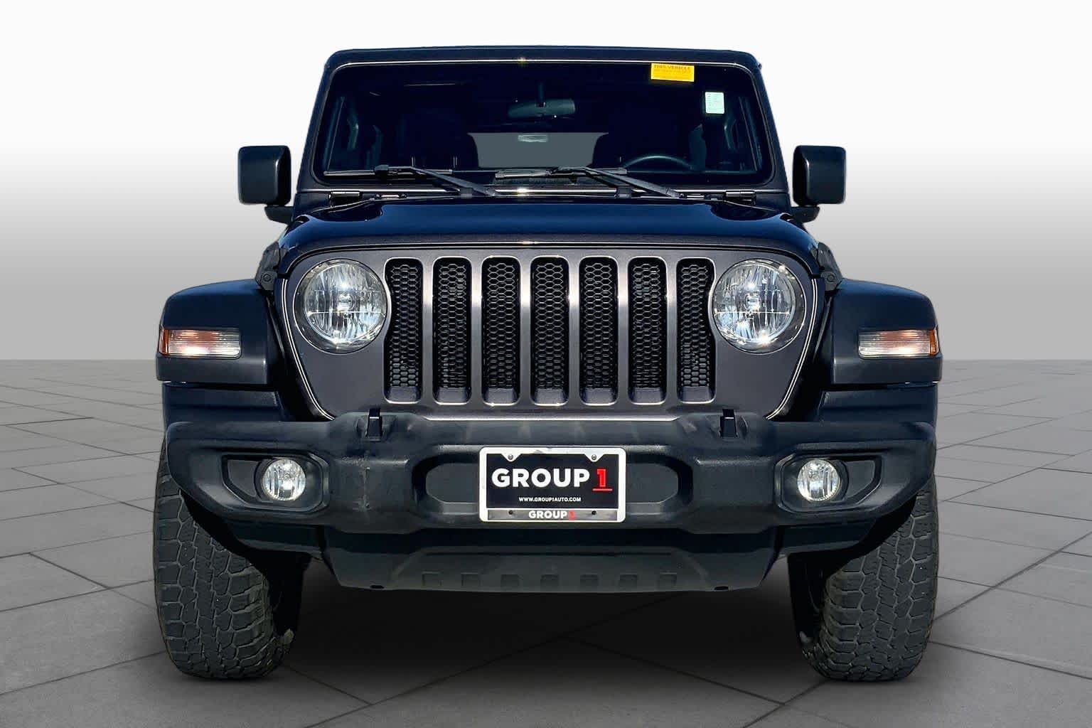 View vehicle photo 7