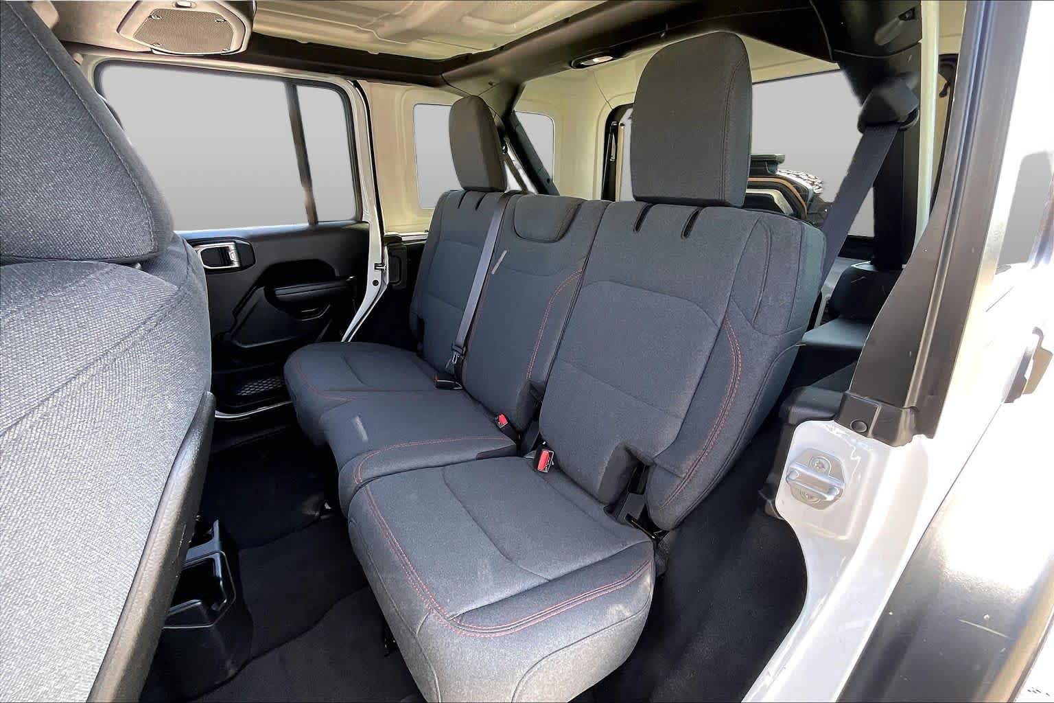 2026 Jeep Wrangler photo 18 of 32