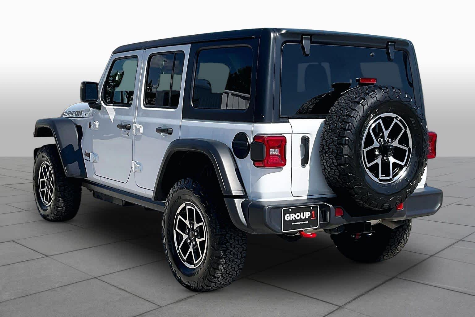 2026 Jeep Wrangler photo 11 of 32