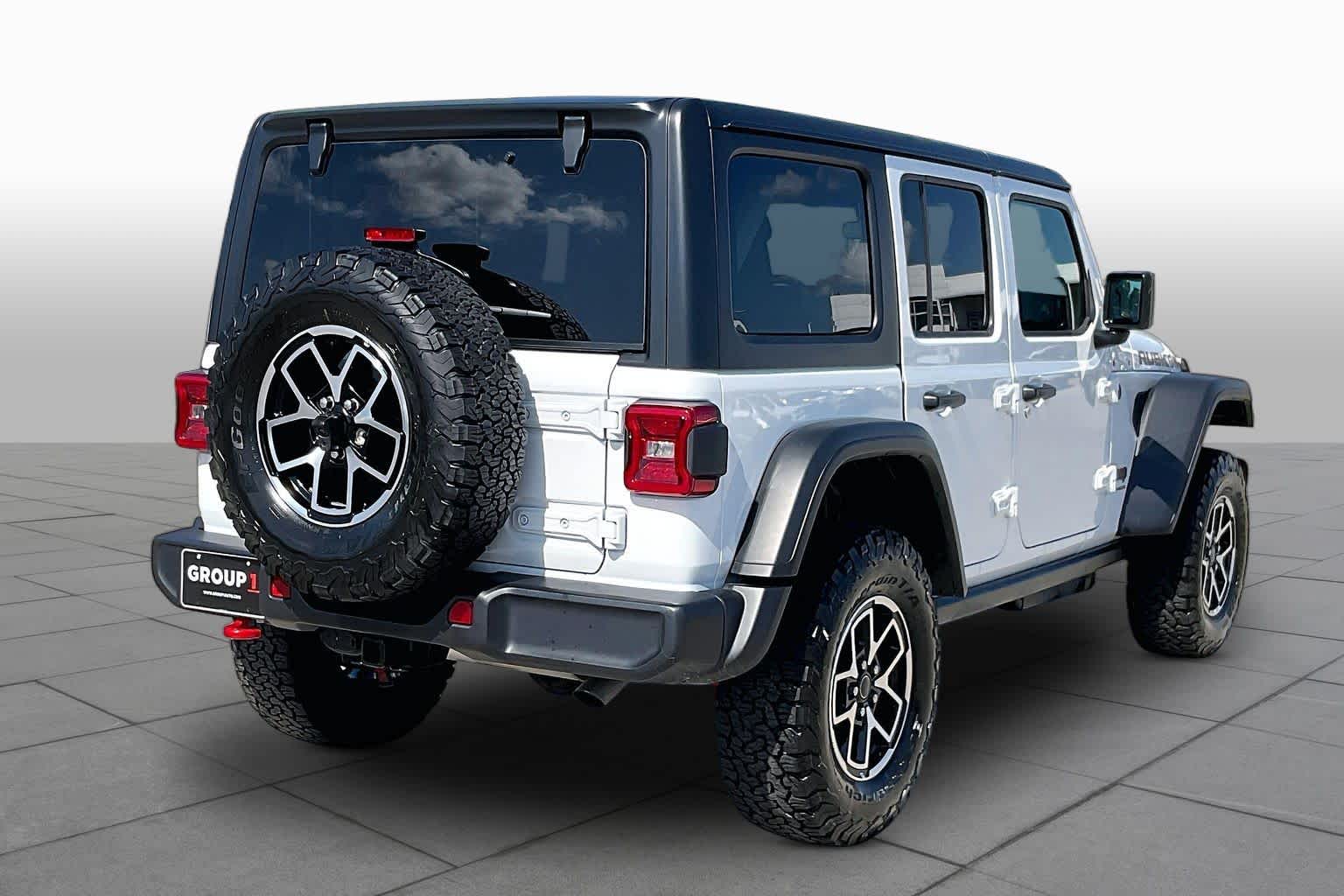 2026 Jeep Wrangler photo 12 of 32