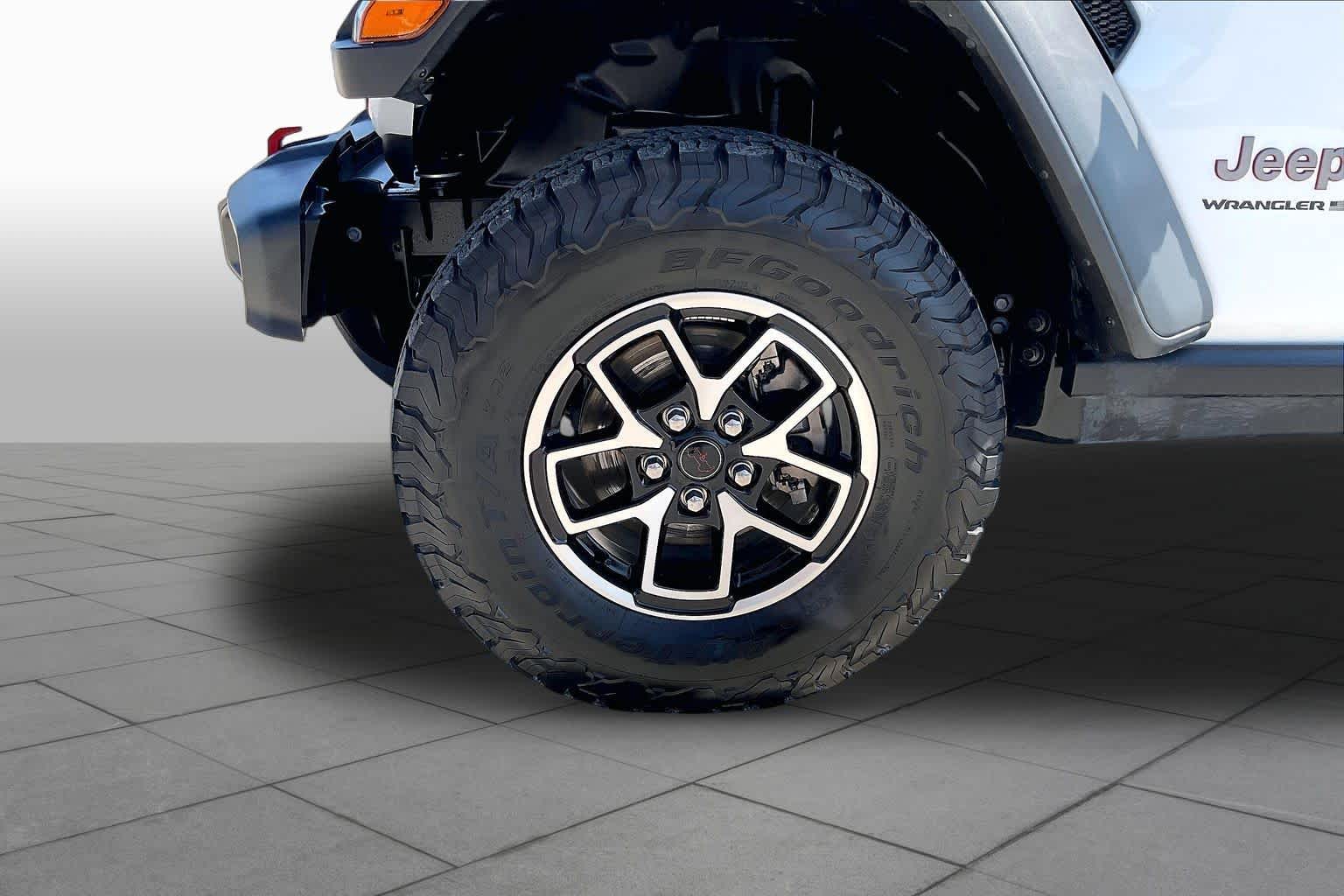 2026 Jeep Wrangler photo 10 of 32