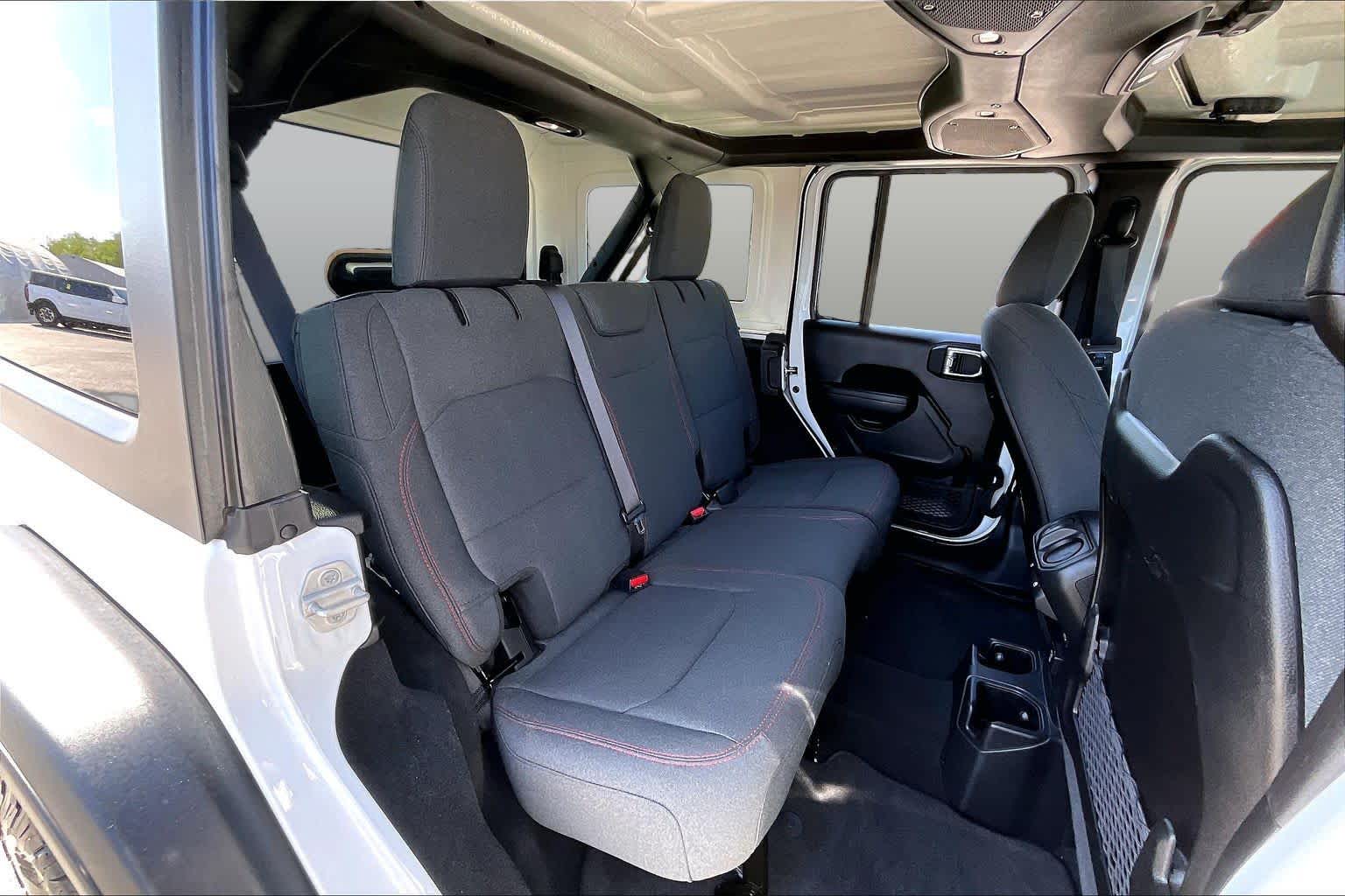 2026 Jeep Wrangler photo 19 of 32