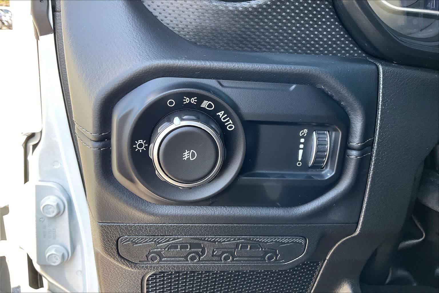 2026 Jeep Wrangler photo 13 of 32