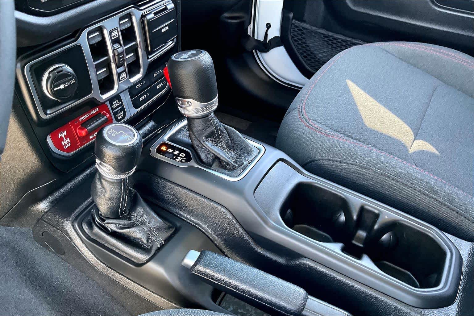 2026 Jeep Wrangler photo 15 of 32