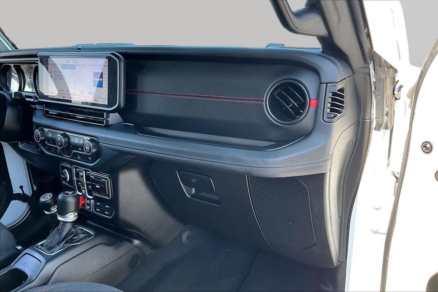 2026 Jeep Wrangler photo 17 of 32