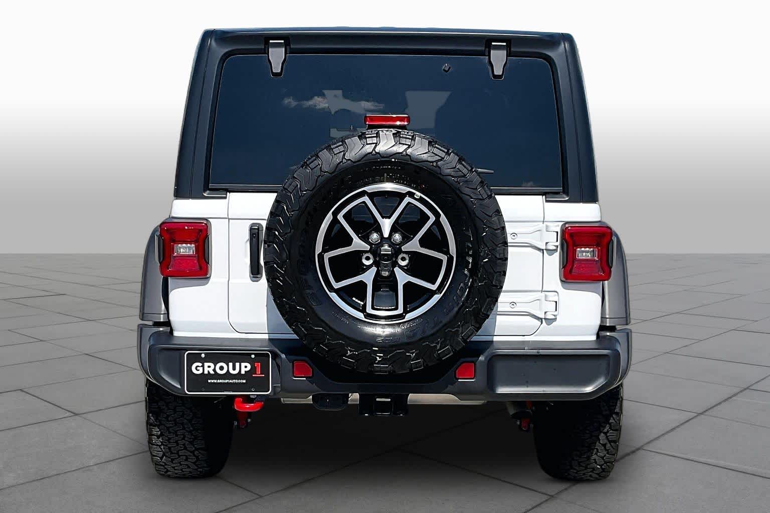 2026 Jeep Wrangler photo 5 of 32