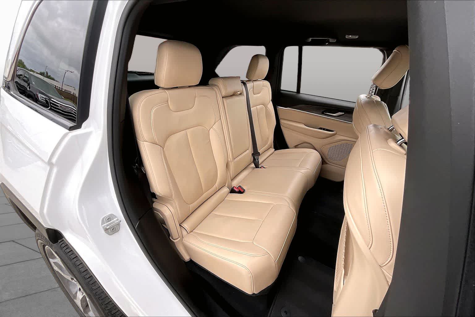 2023 Jeep Grand Cherokee Limited Bright White Clearcoat at Tomball Chrysler Dodge Jeep Ram