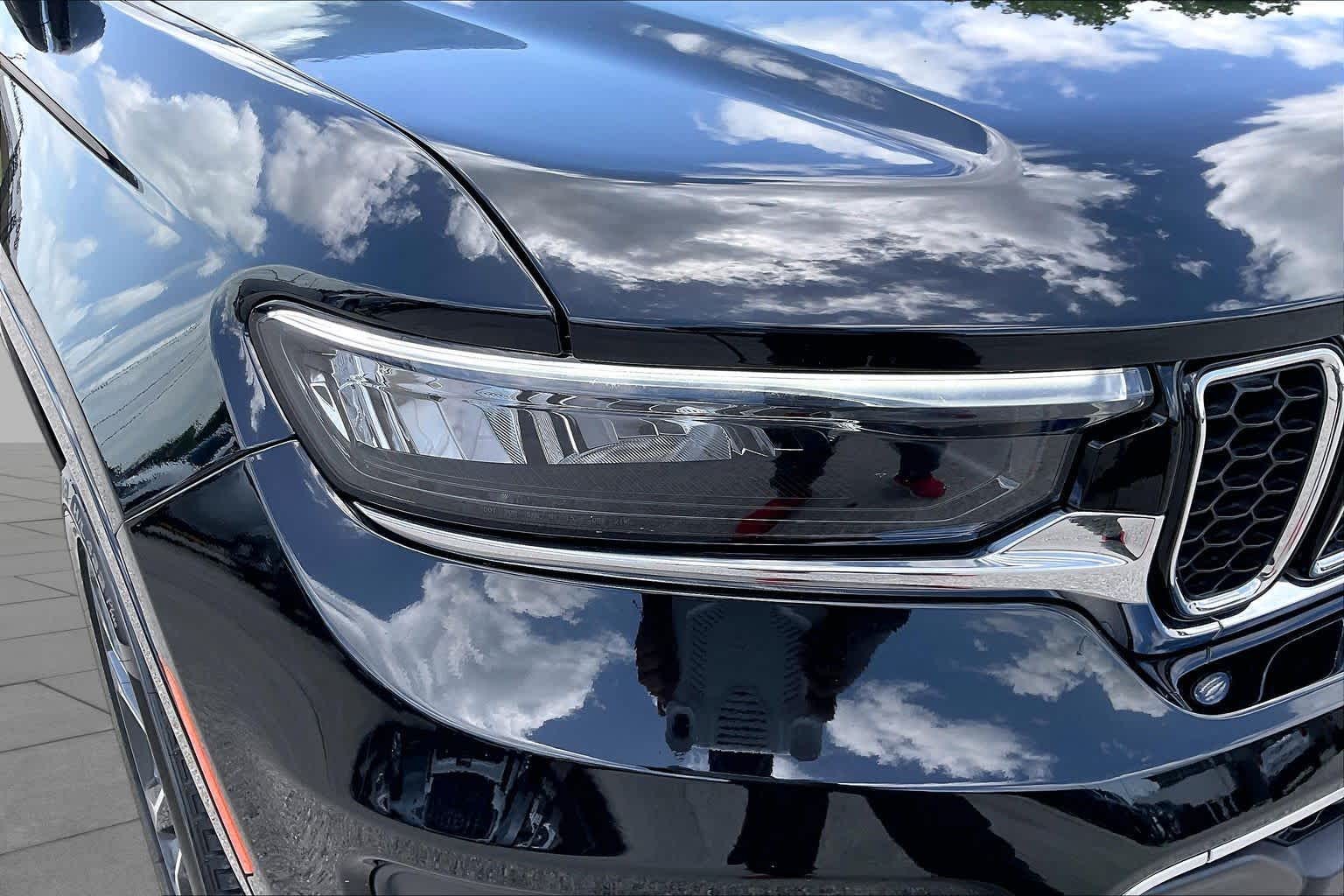 2024 Jeep Grand Cherokee Overland Diamond Black Crystal Pearlcoat at Beck & Masten Kia