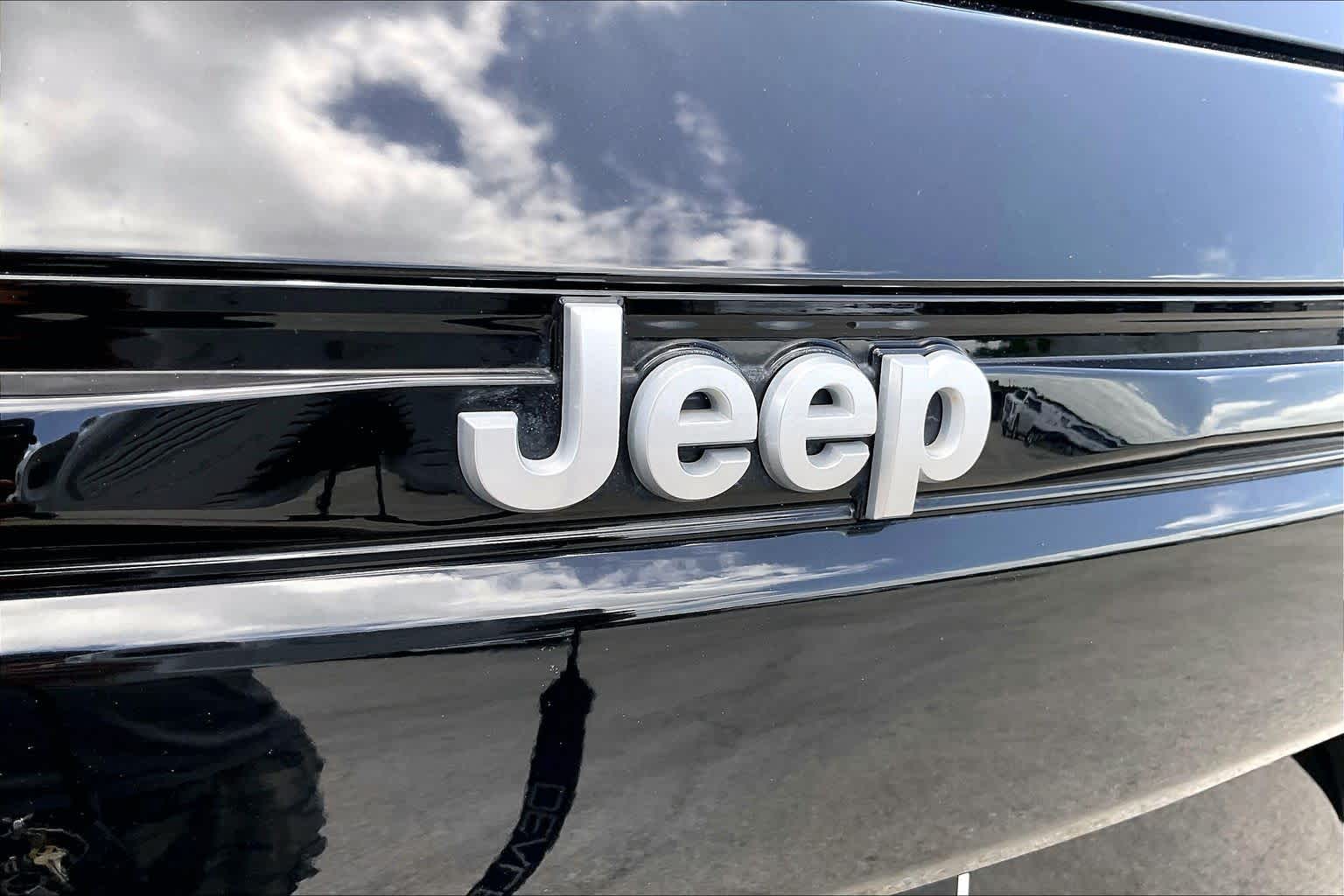 2024 Jeep Grand Cherokee Overland Diamond Black Crystal Pearlcoat at Beck & Masten Kia