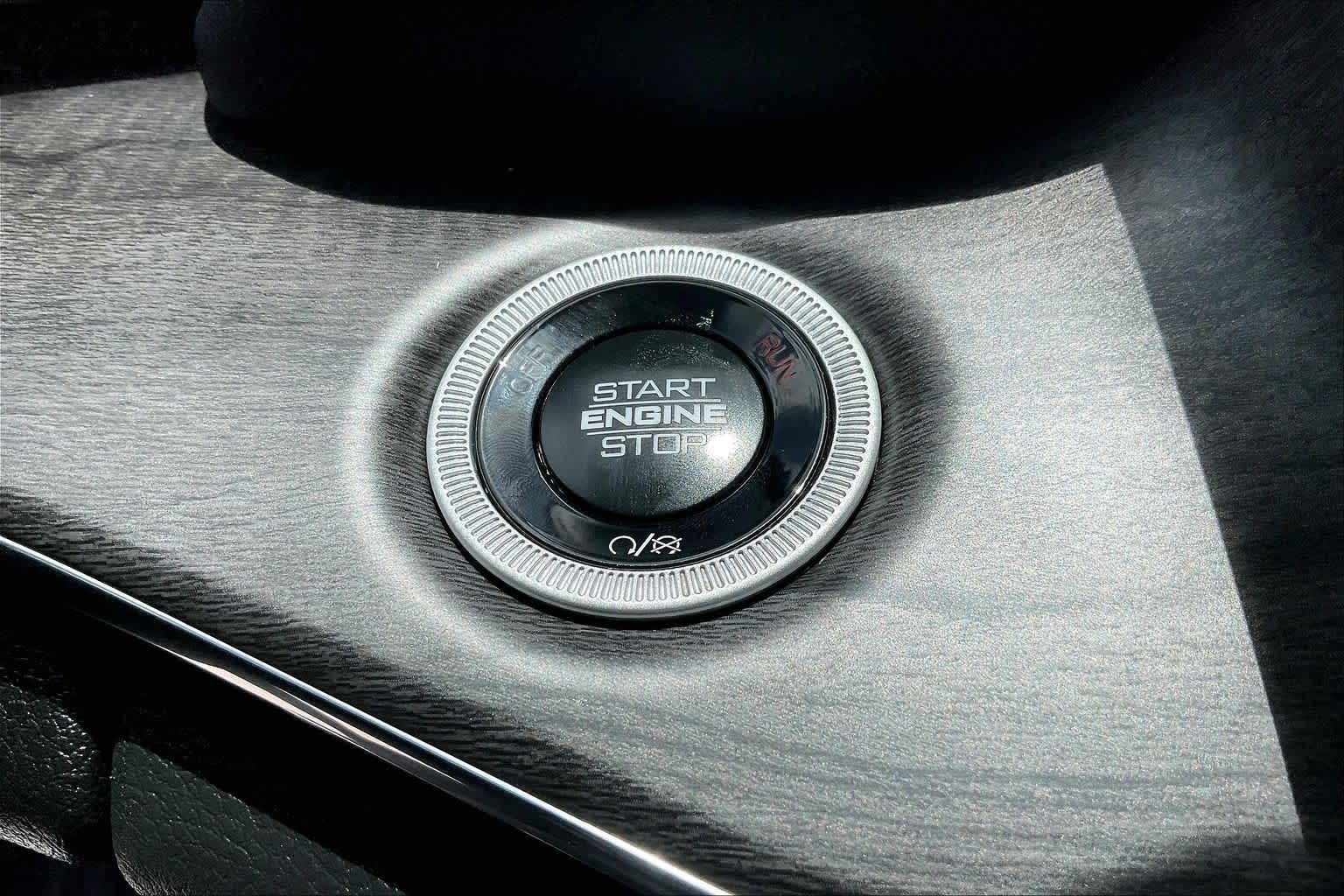 2024 Jeep Grand Cherokee Overland Diamond Black Crystal Pearlcoat at Beck & Masten Kia