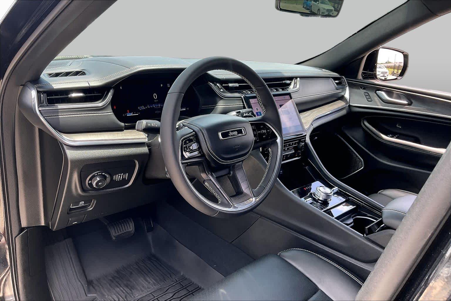 2024 Jeep Grand Cherokee Overland Diamond Black Crystal Pearlcoat at Beck & Masten Kia