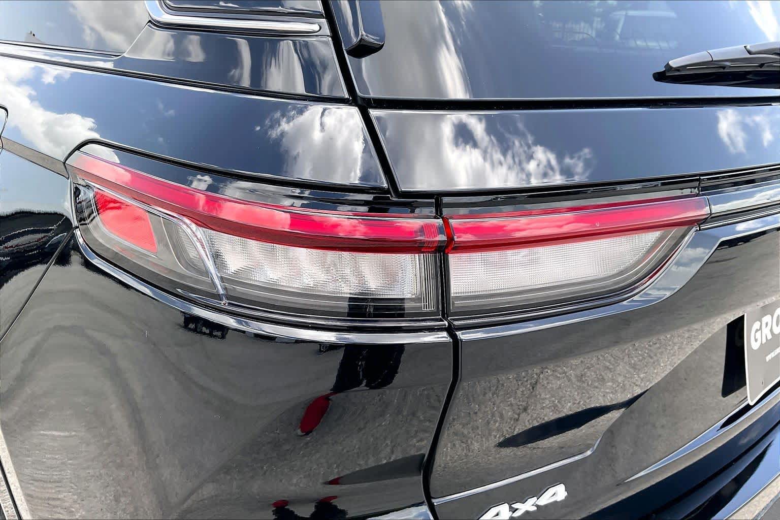 2024 Jeep Grand Cherokee Overland Diamond Black Crystal Pearlcoat at Beck & Masten Kia