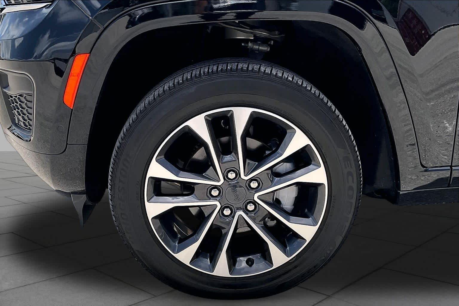 2024 Jeep Grand Cherokee Overland Diamond Black Crystal Pearlcoat at Beck & Masten Kia
