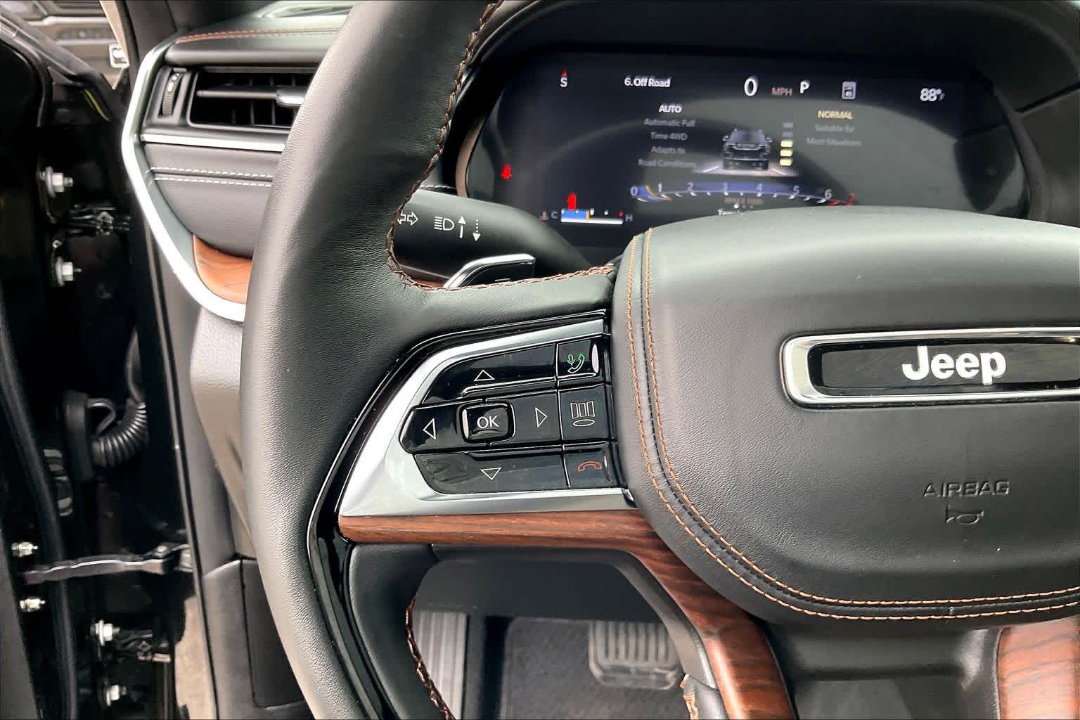 2025 Jeep Grand Cherokee photo 23 of 34