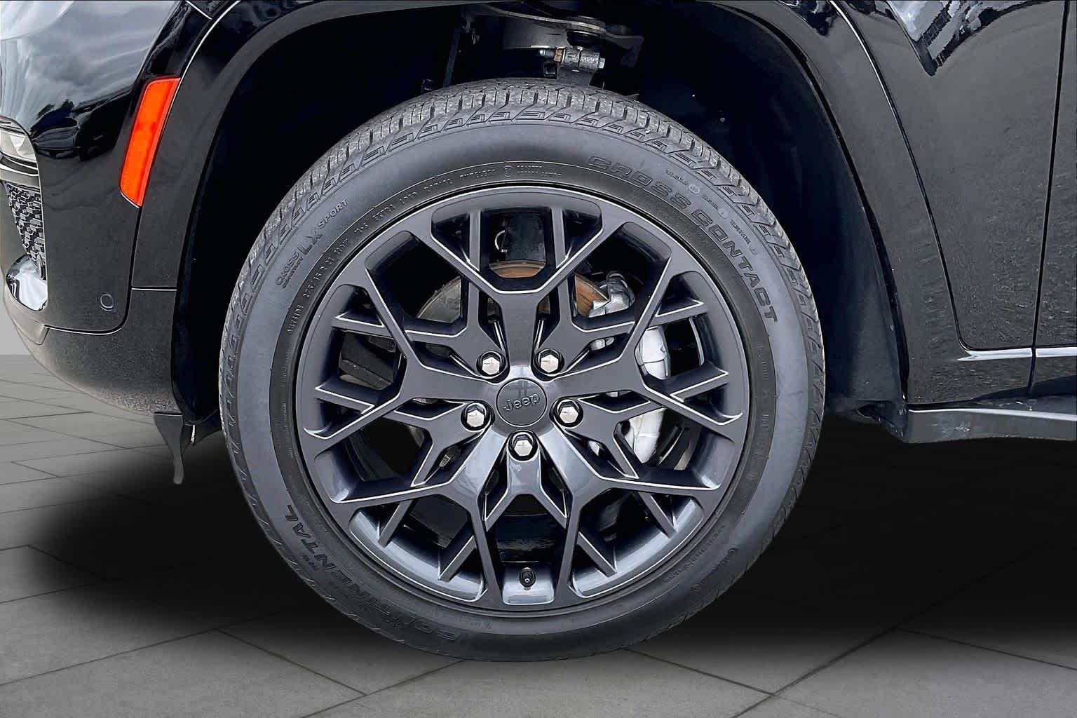 2025 Jeep Grand Cherokee photo 10 of 34