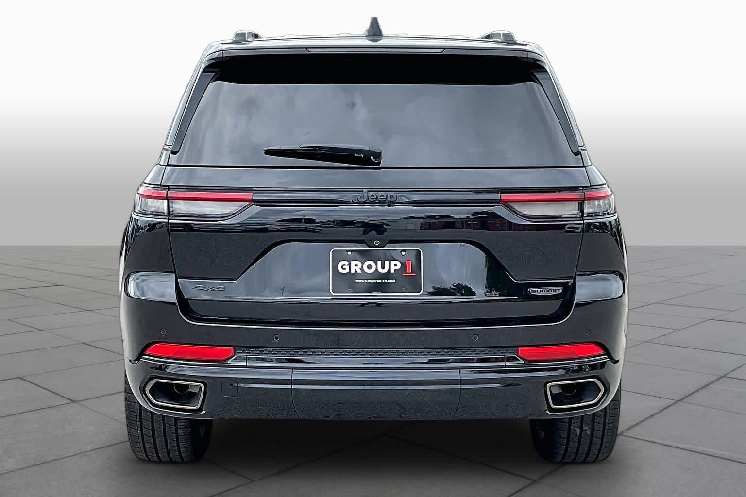2025 Jeep Grand Cherokee photo 5 of 34