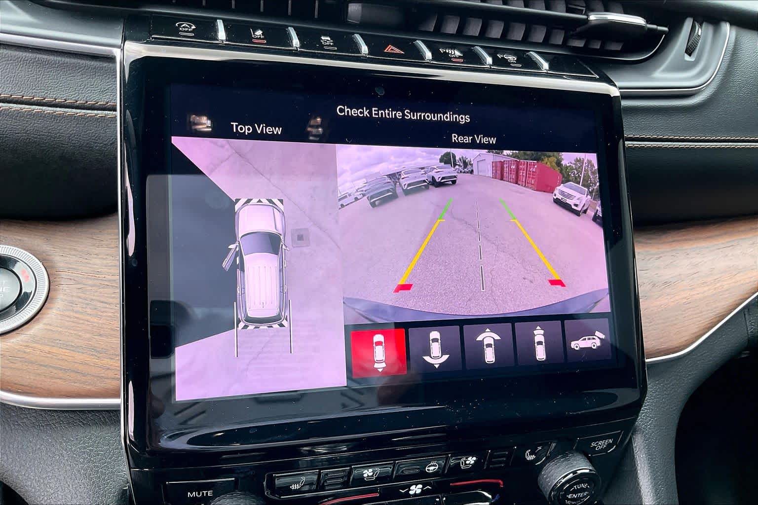 2025 Jeep Grand Cherokee photo 26 of 34