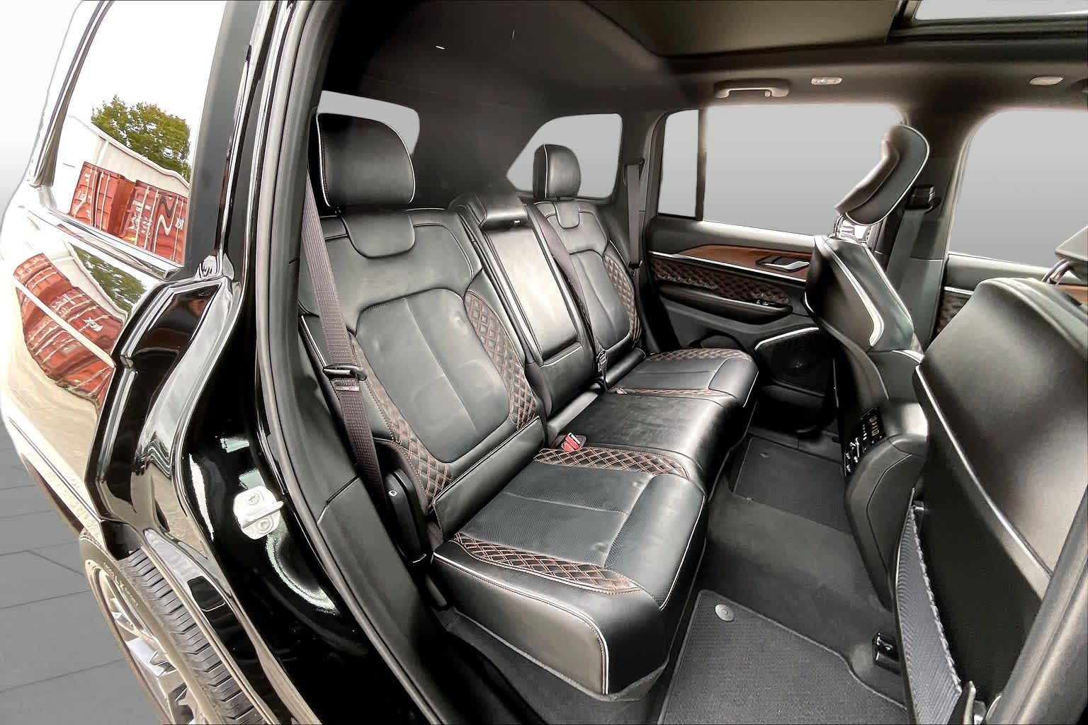 2025 Jeep Grand Cherokee photo 20 of 34