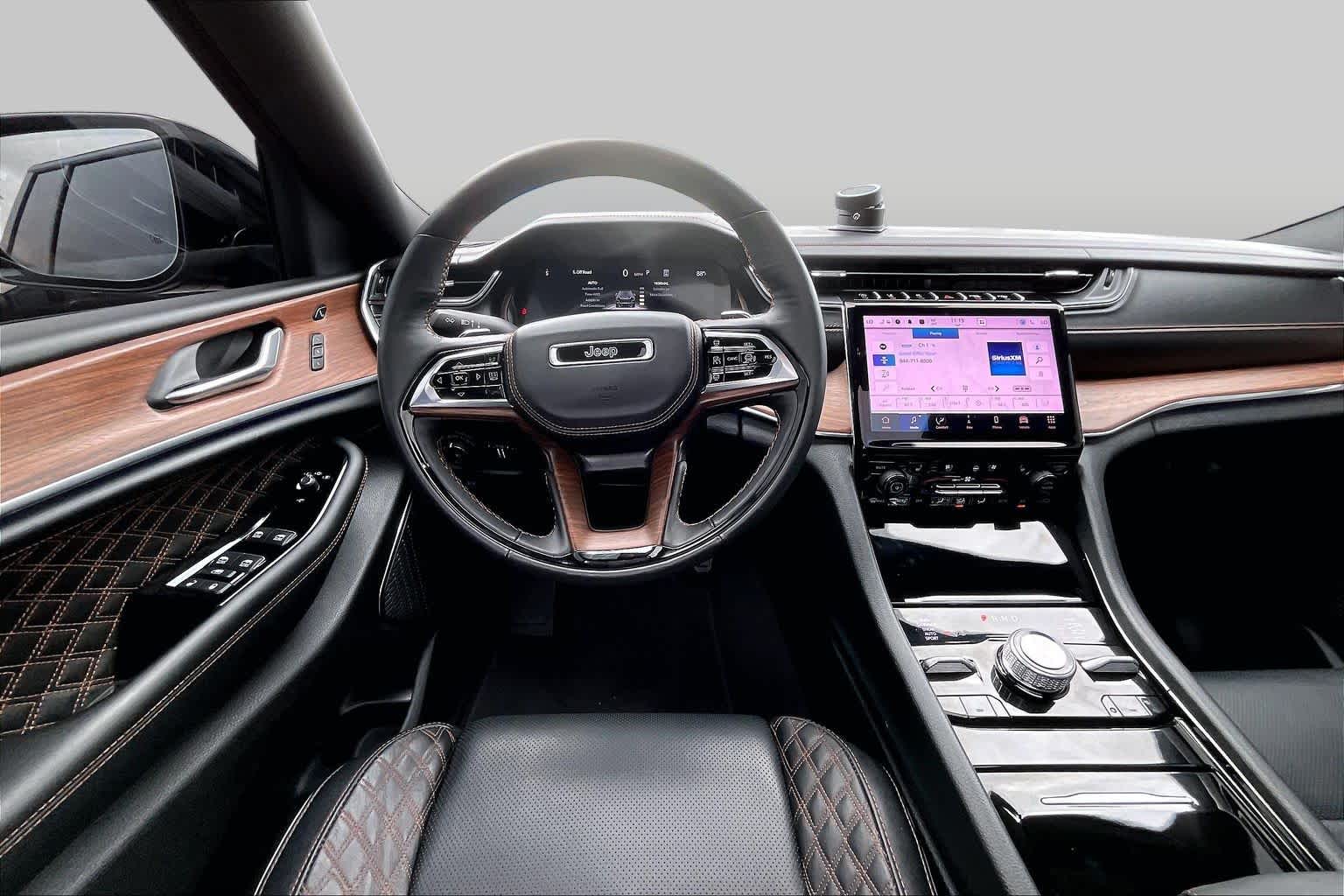 2025 Jeep Grand Cherokee photo 6 of 34