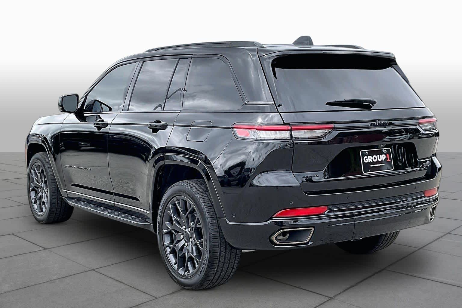 2025 Jeep Grand Cherokee photo 11 of 34