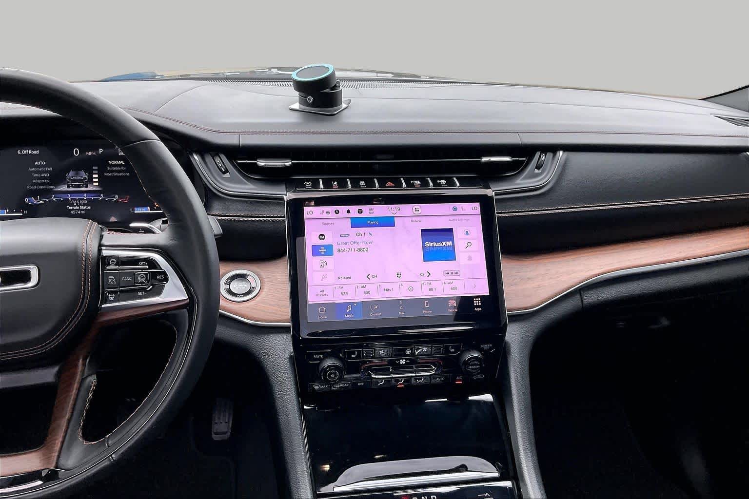 2025 Jeep Grand Cherokee photo 7 of 34
