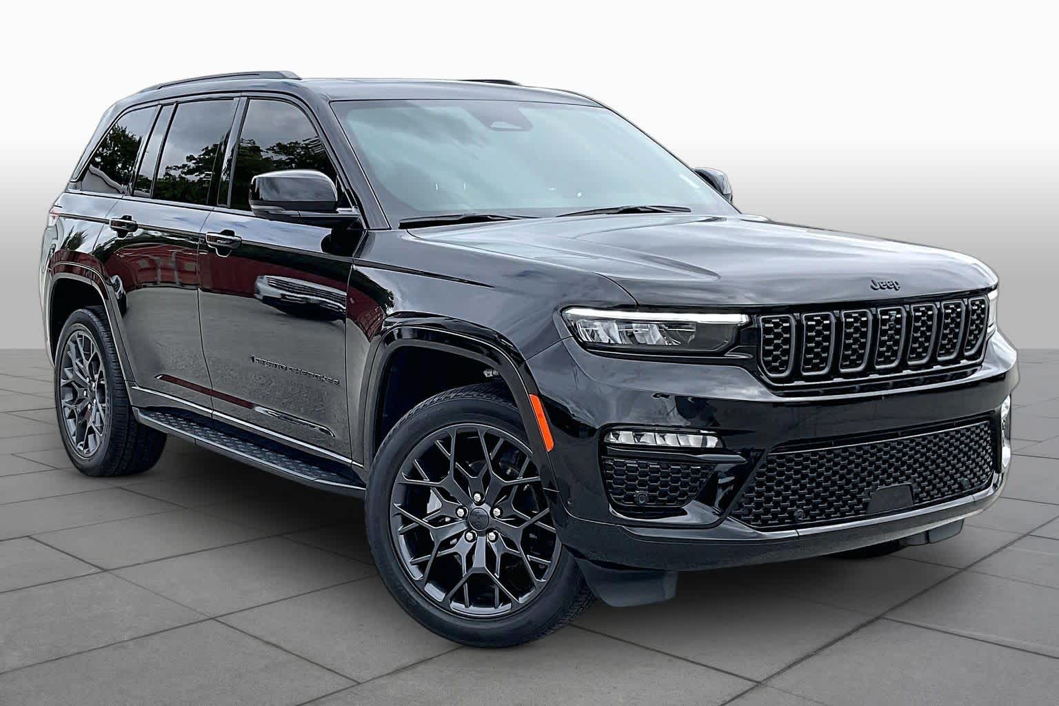 2025 Jeep Grand Cherokee photo 3 of 34