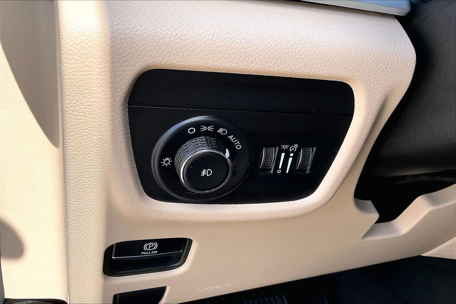 2024 Jeep Grand Cherokee L photo 15 of 35