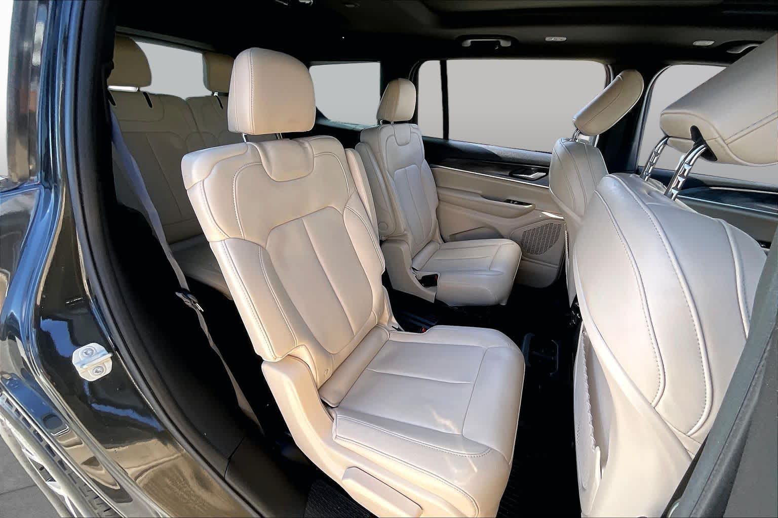 2024 Jeep Grand Cherokee L photo 21 of 35
