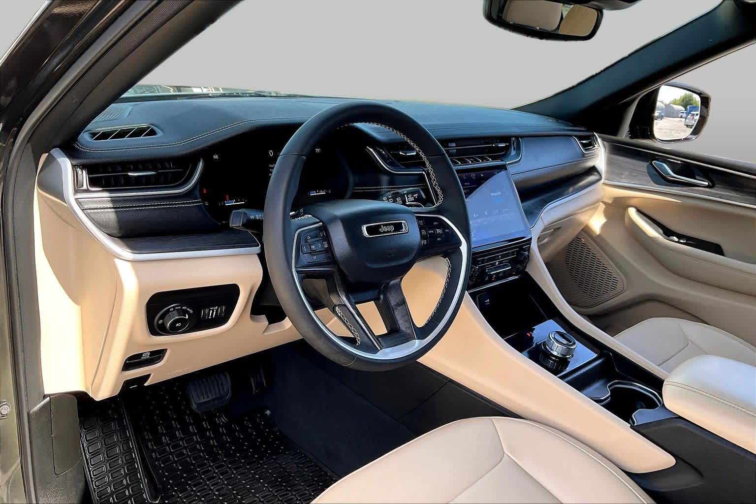 2024 Jeep Grand Cherokee L photo 18 of 35