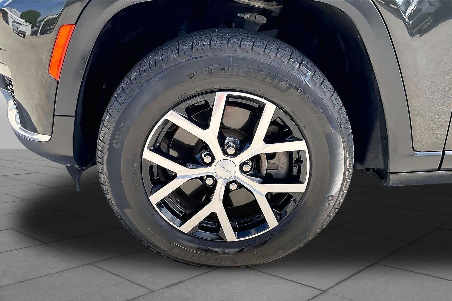 2024 Jeep Grand Cherokee L photo 11 of 35