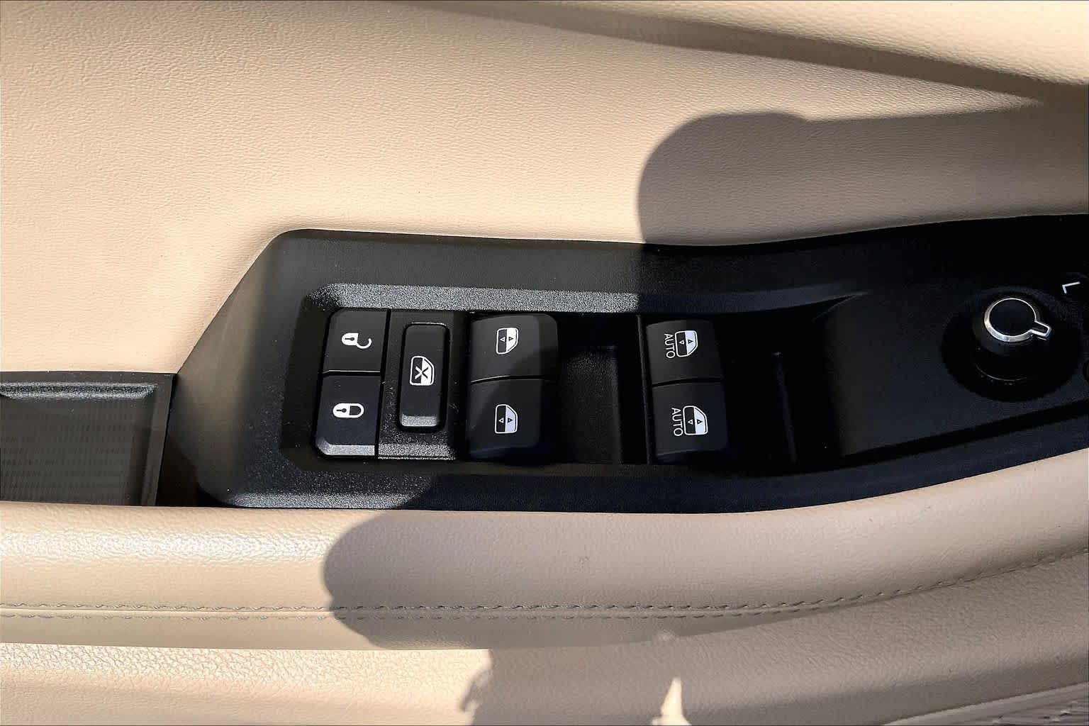 2024 Jeep Grand Cherokee L photo 34 of 35