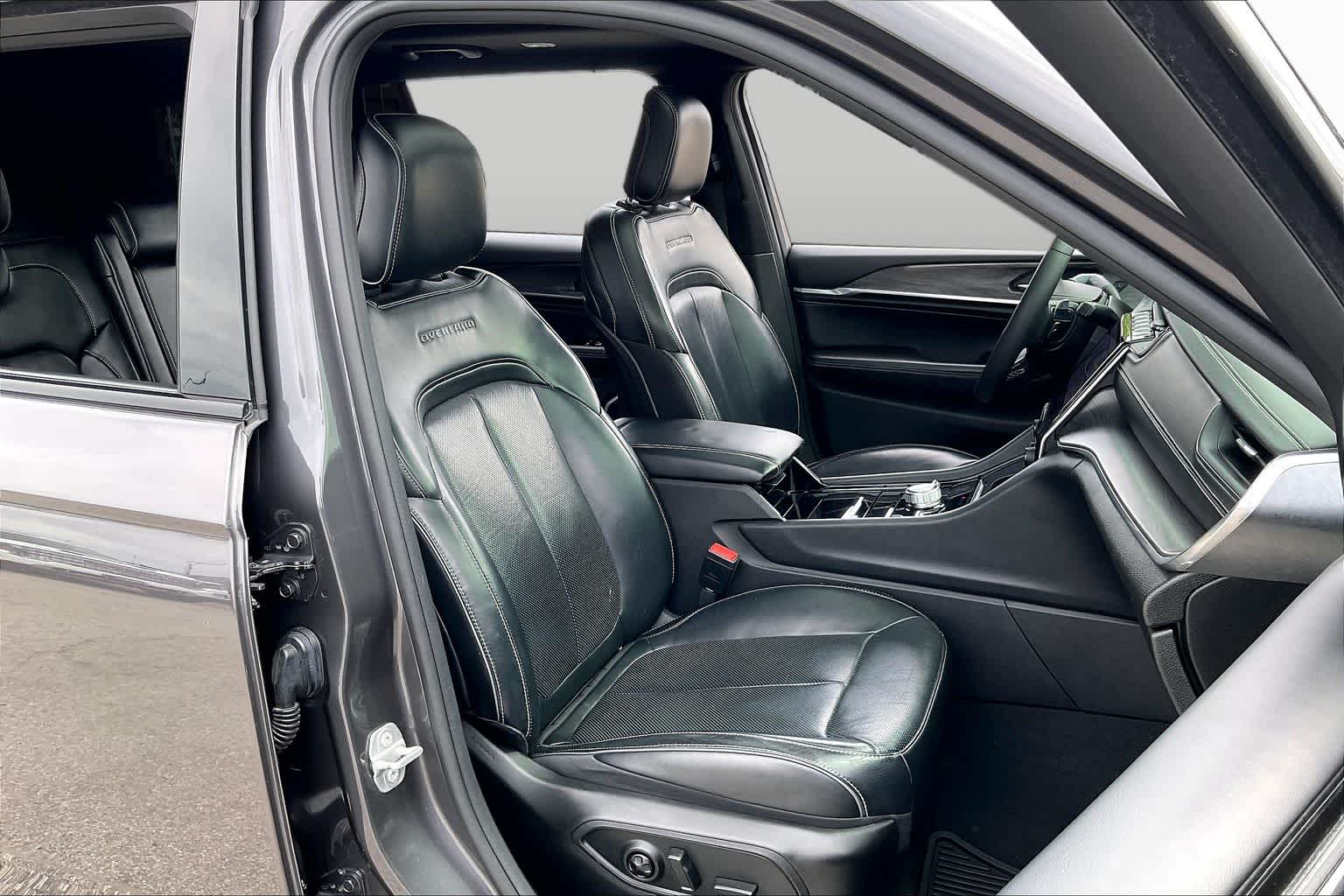 2023 Jeep Grand Cherokee L Overland Baltic Gray Metallic Clearcoat at AutoNation Ford Gulf Fwy