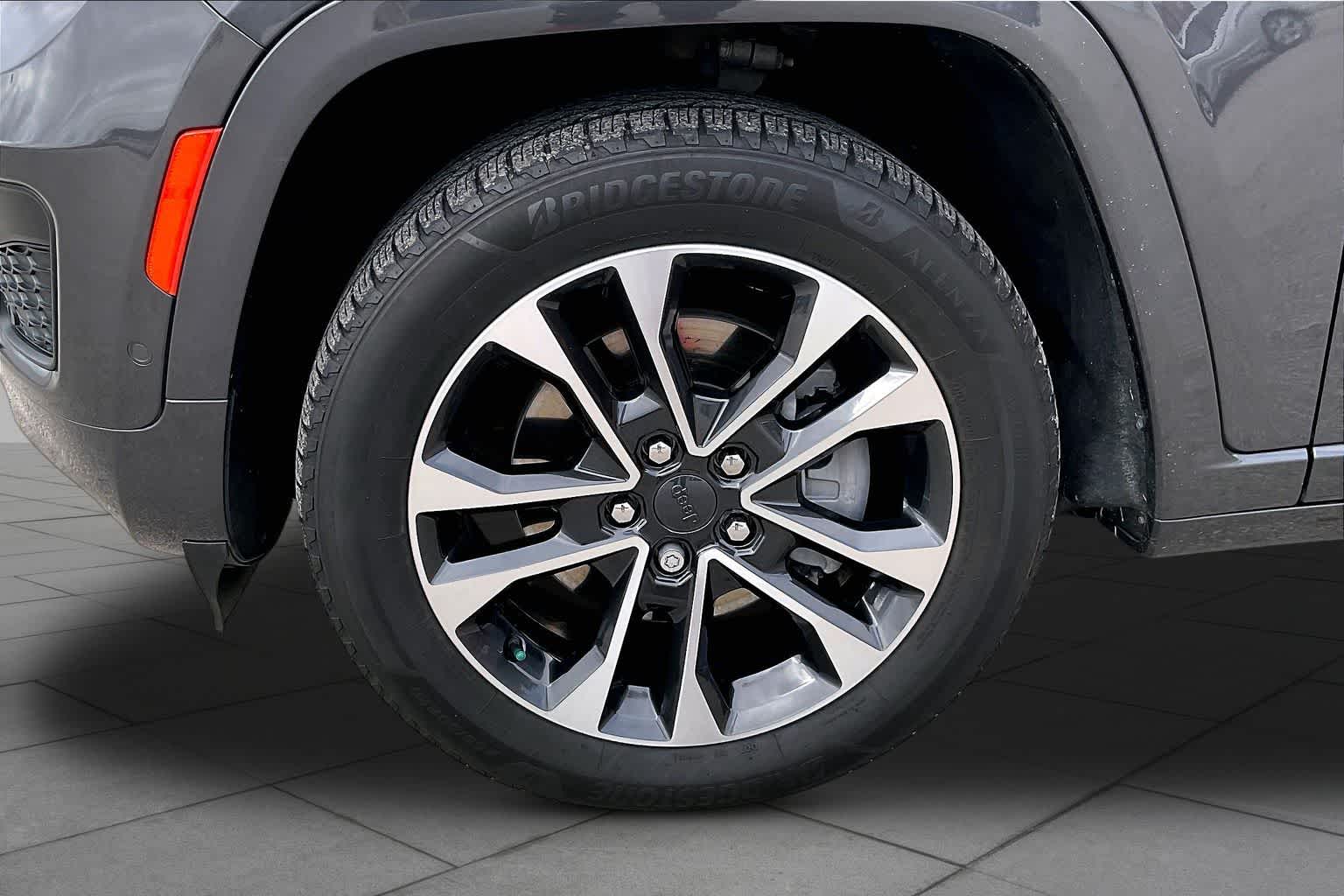 2023 Jeep Grand Cherokee L Overland Baltic Gray Metallic Clearcoat at AutoNation Ford Gulf Fwy