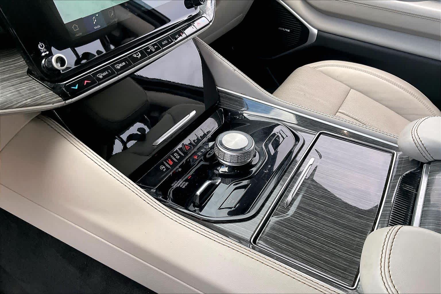 2022 Jeep Wagoneer photo 15 of 32
