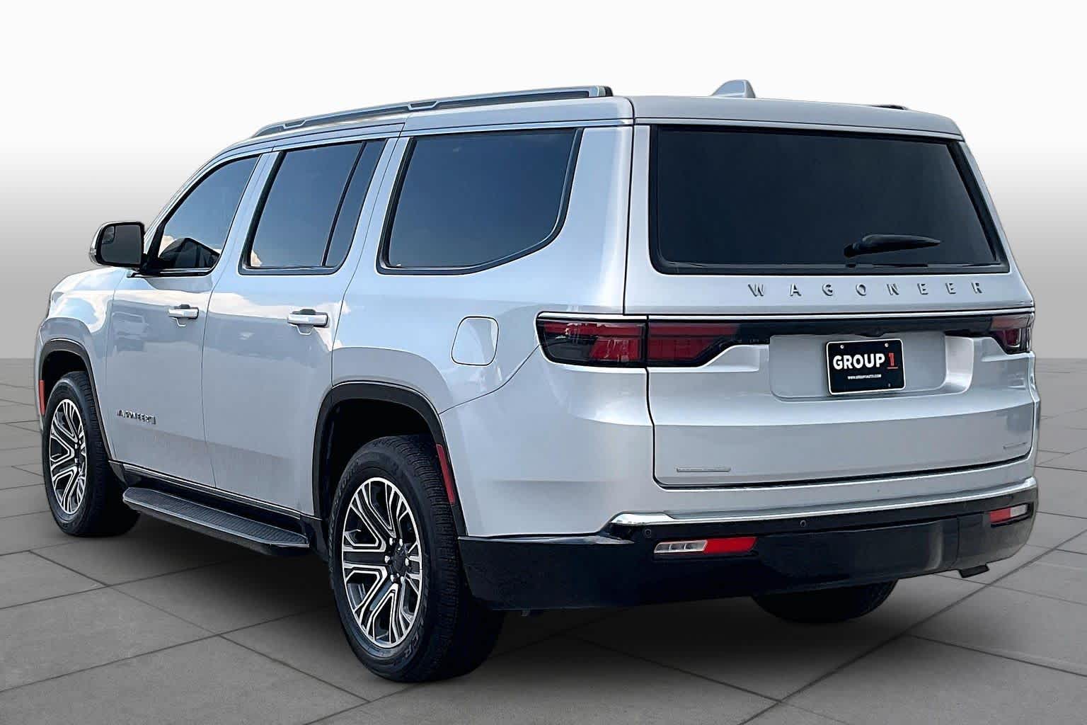 2022 Jeep Wagoneer photo 11 of 32