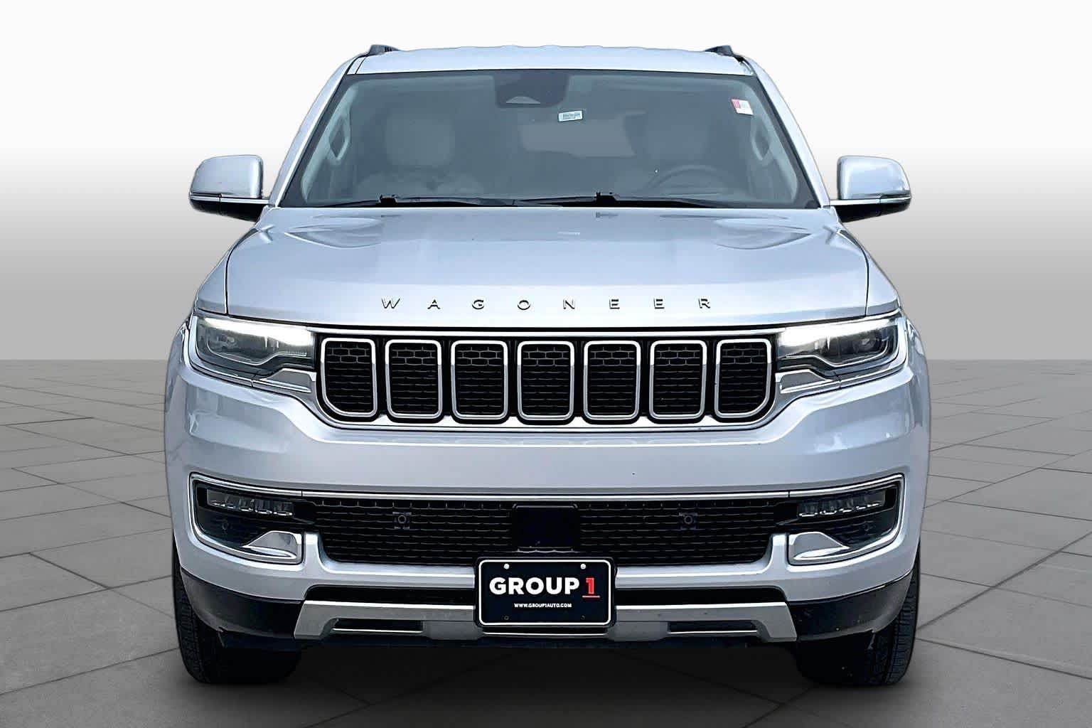 2022 Jeep Wagoneer photo 4 of 32