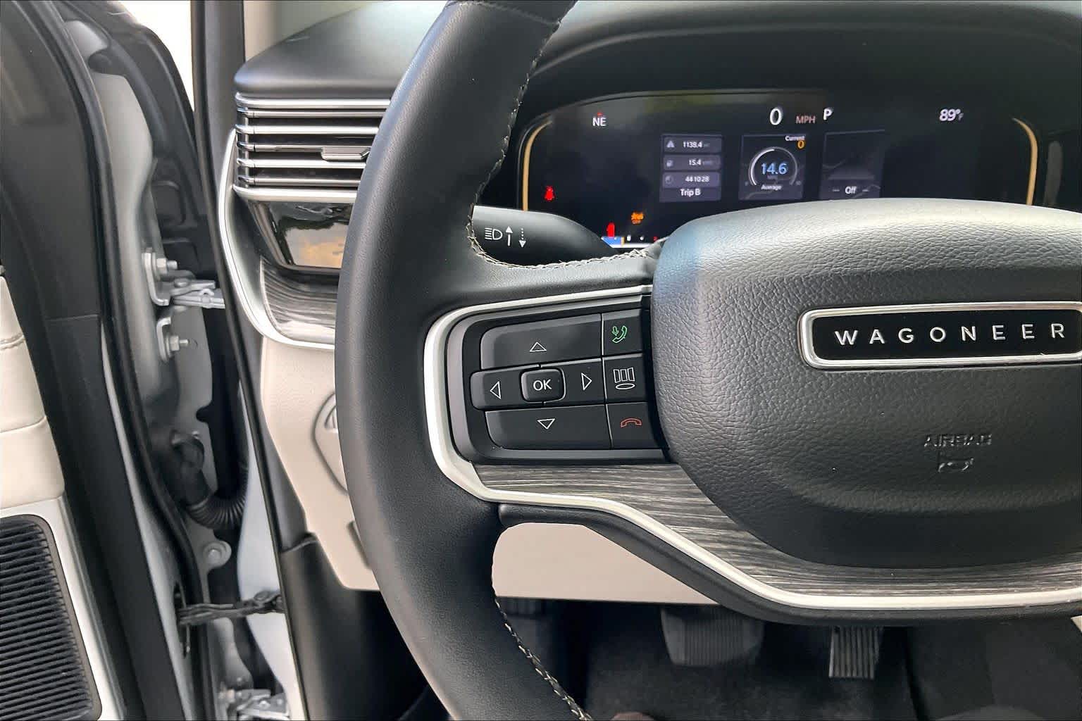 2022 Jeep Wagoneer photo 22 of 32