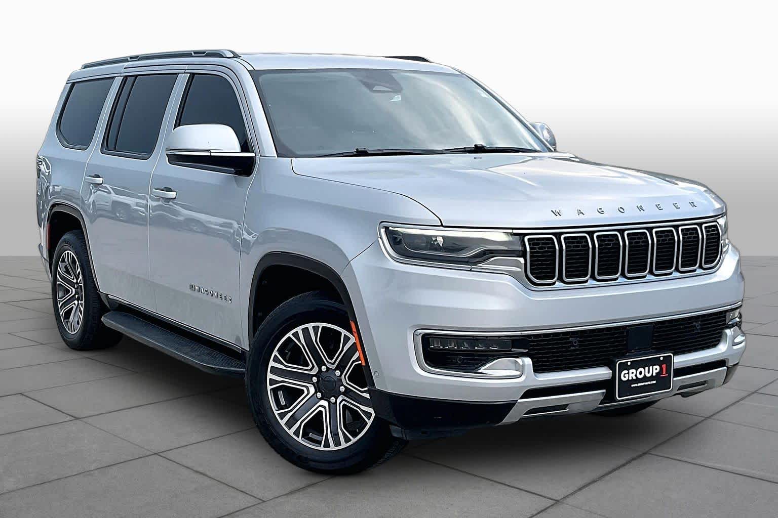 2022 Jeep Wagoneer photo 3 of 32