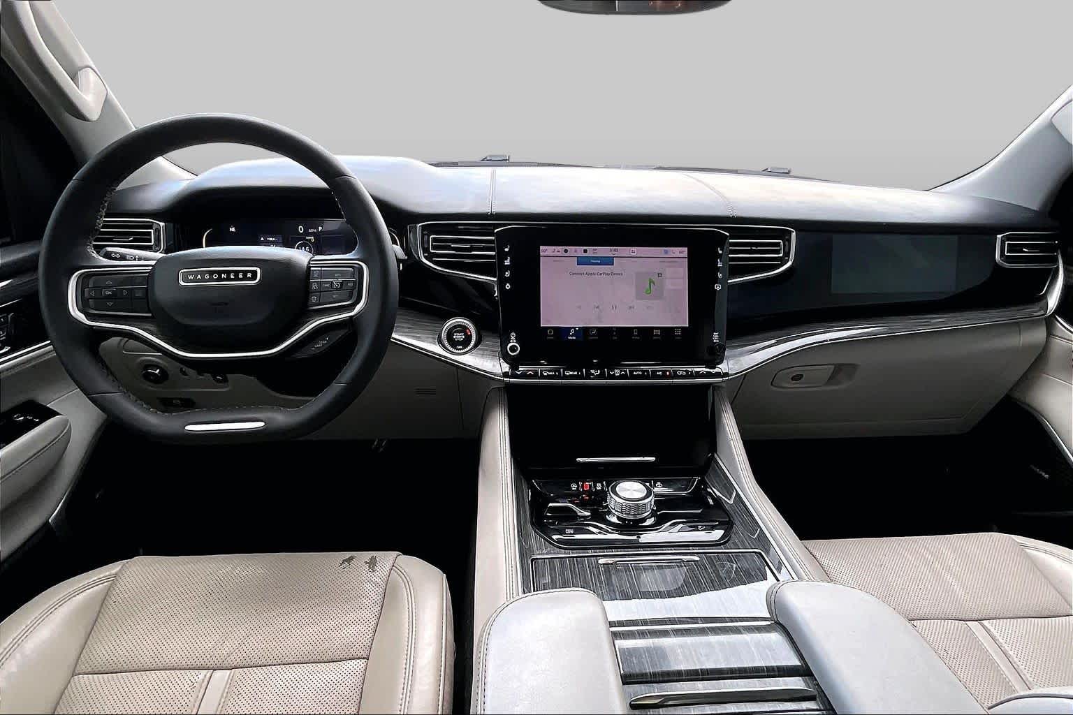 2022 Jeep Wagoneer photo 14 of 32