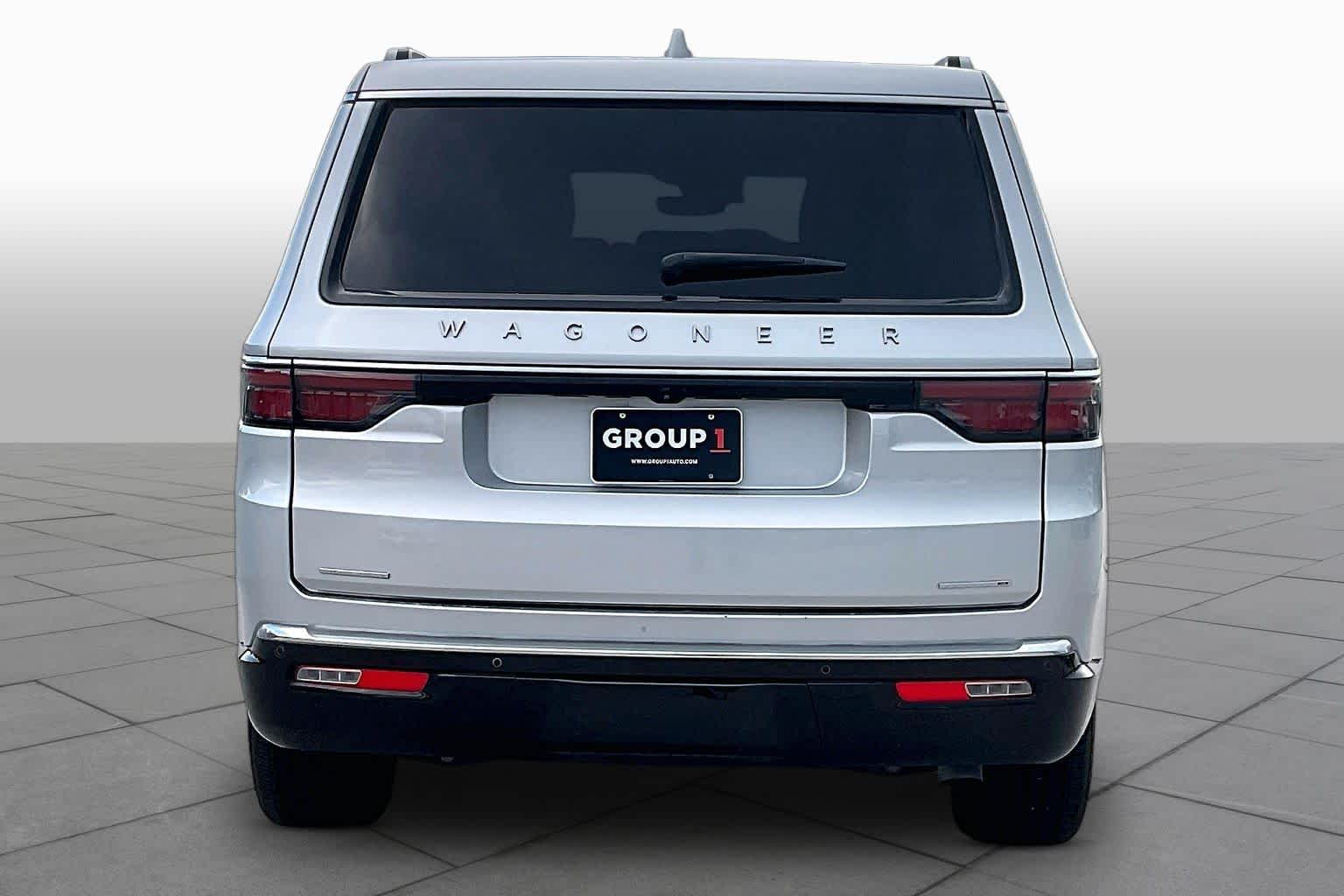 2022 Jeep Wagoneer photo 5 of 32