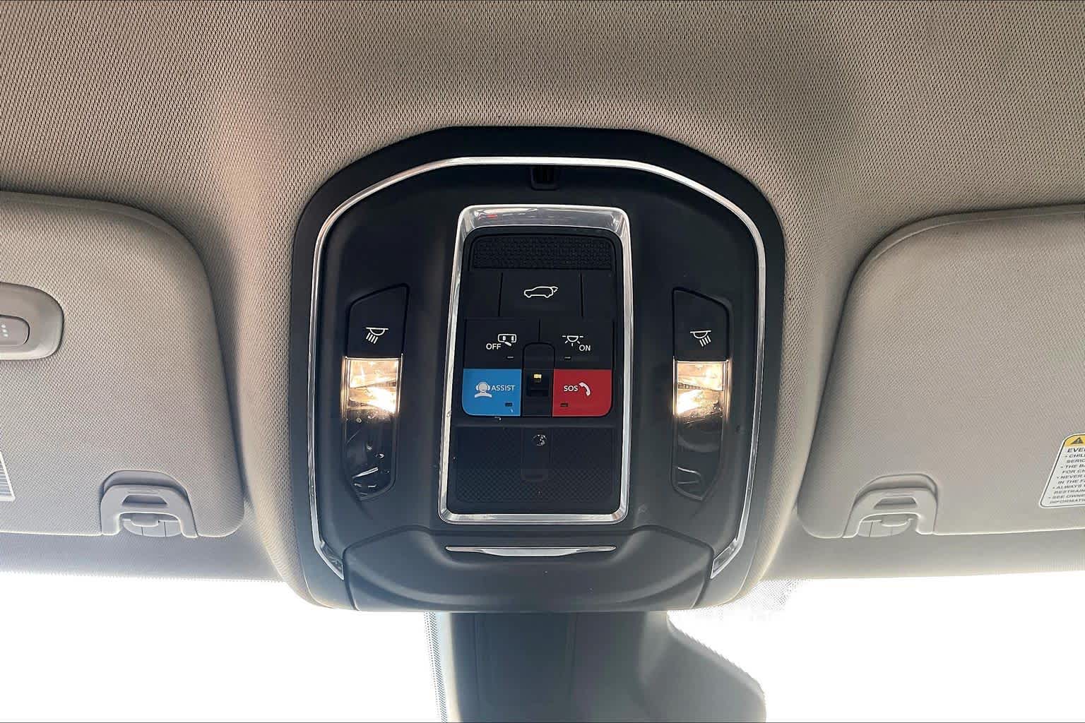 2022 Jeep Wagoneer photo 31 of 32