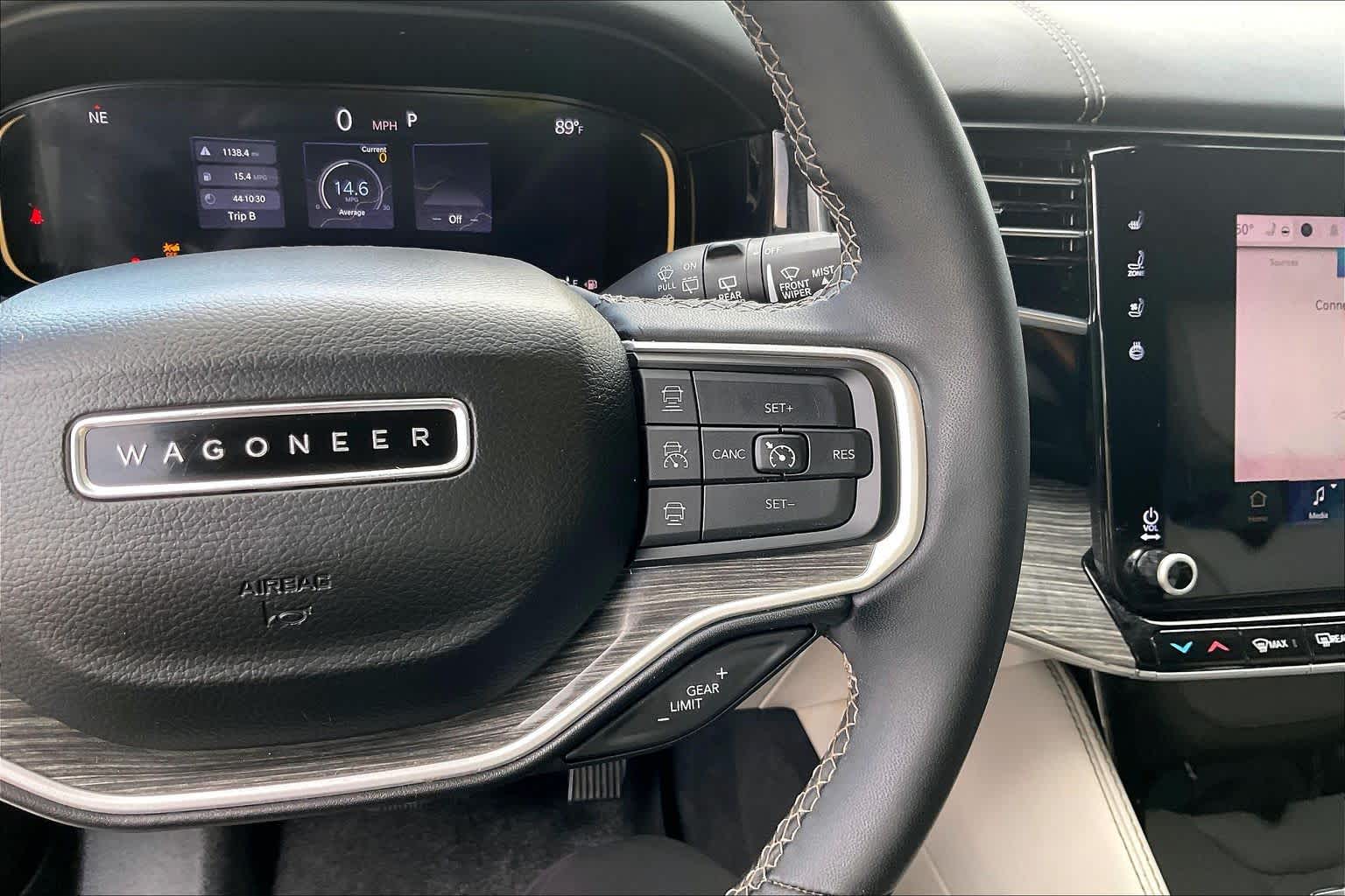 2022 Jeep Wagoneer photo 23 of 32