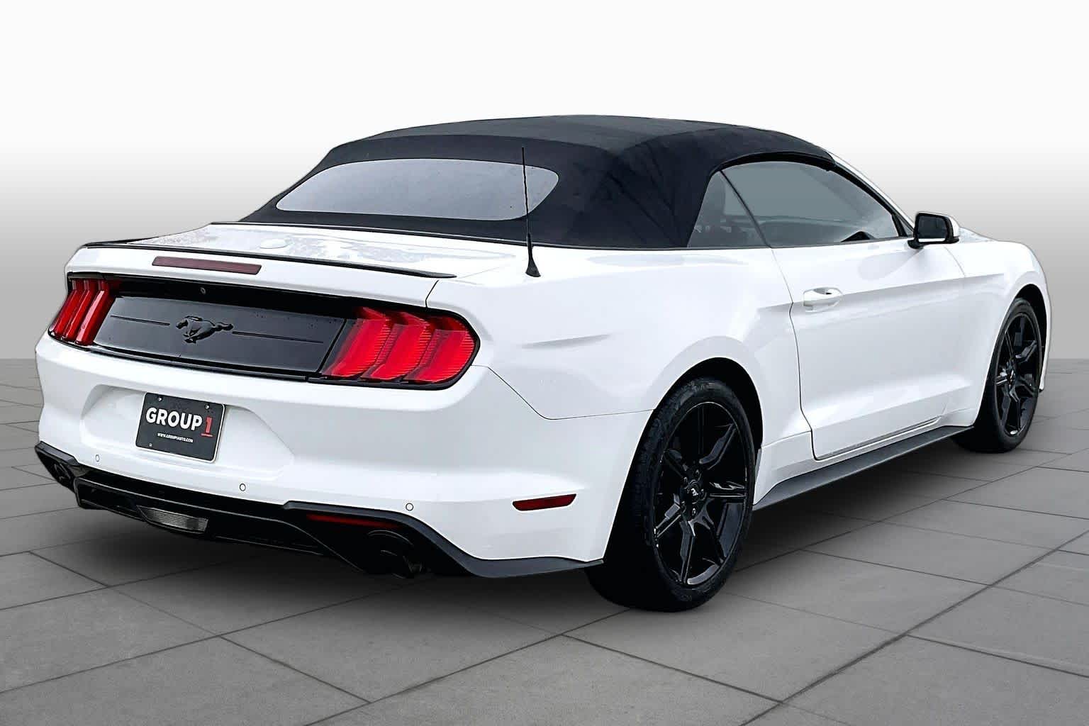 2019 Ford Mustang photo 12 of 31