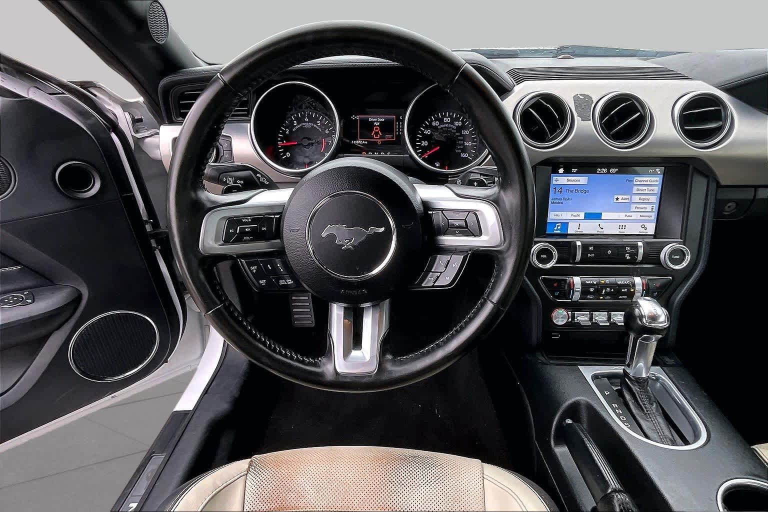 2019 Ford Mustang photo 6 of 31