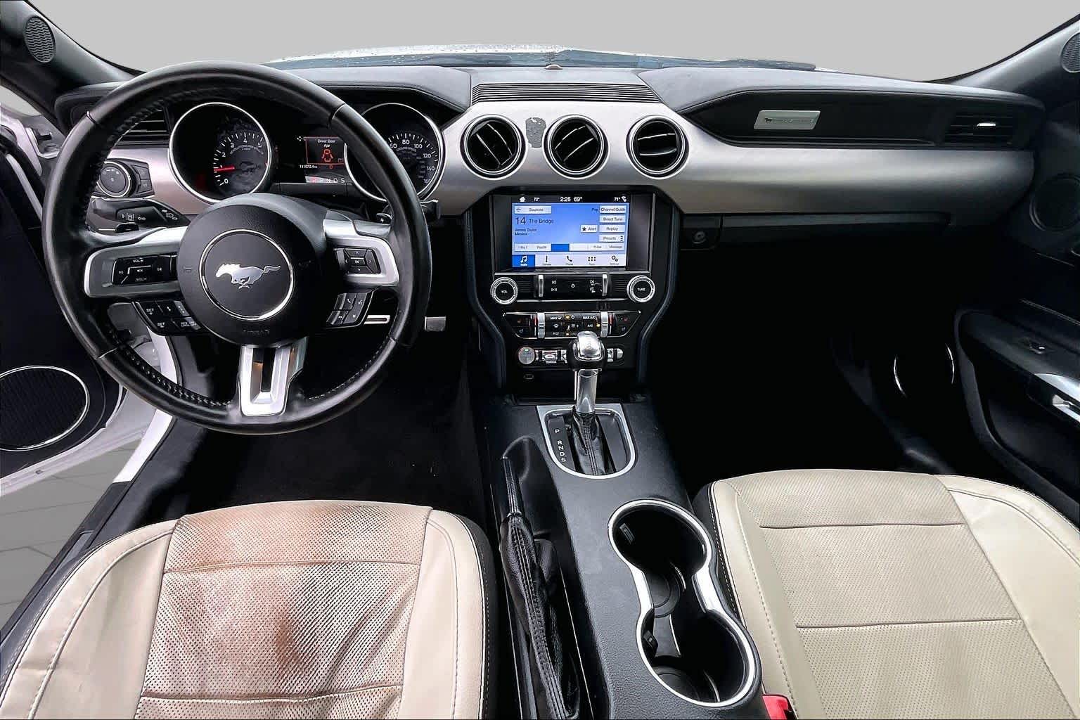 2019 Ford Mustang photo 14 of 31